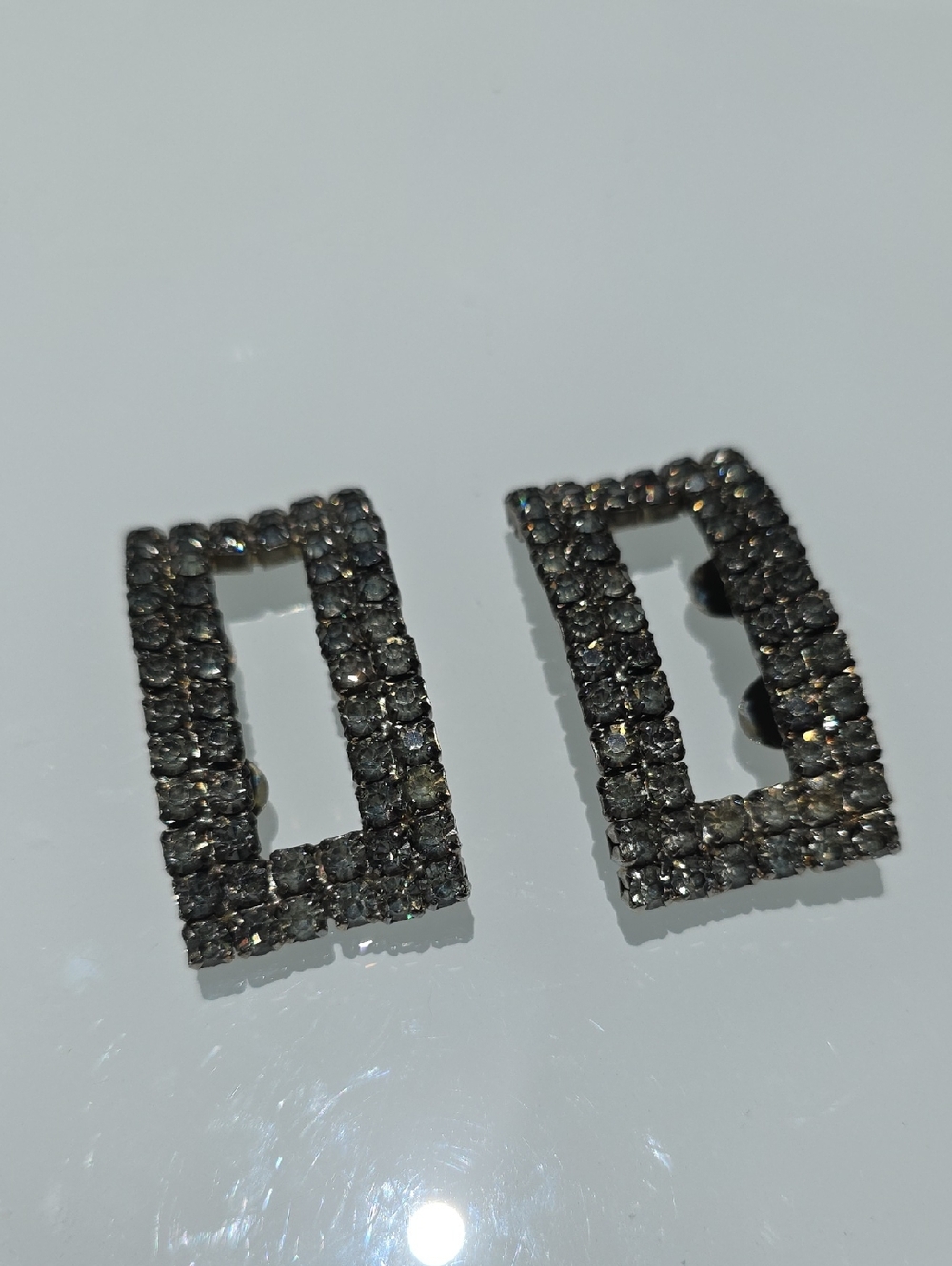 SHOE CLIPS Rectangular Pavé Crystal  in Dark Gray